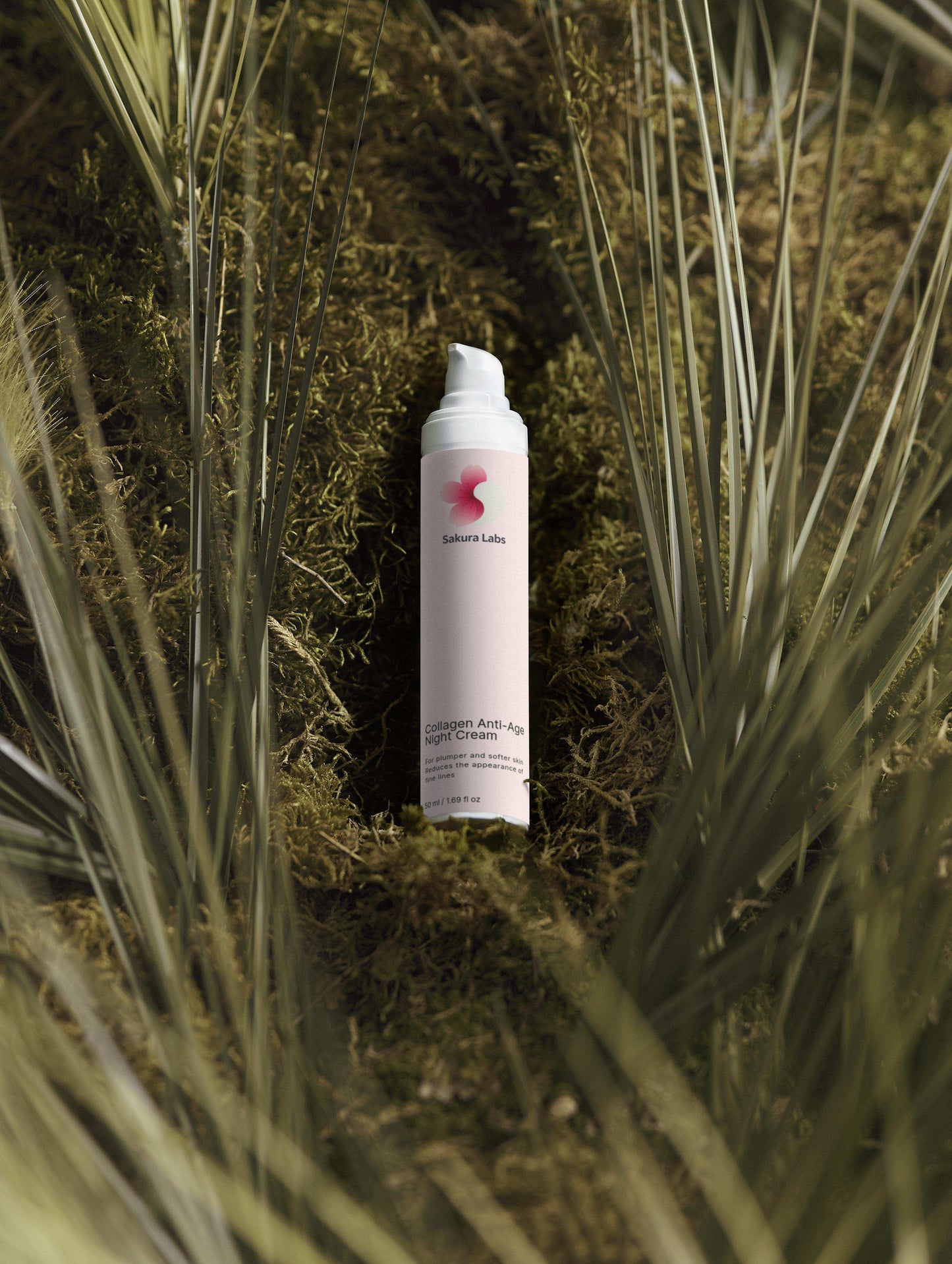 Intensive anti-age night treatment with shea butter and collagen for mature skin